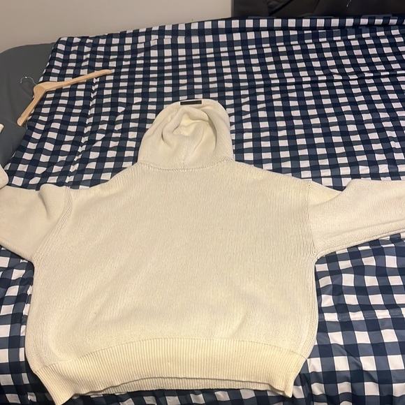 Beige - Picture 3 of 3